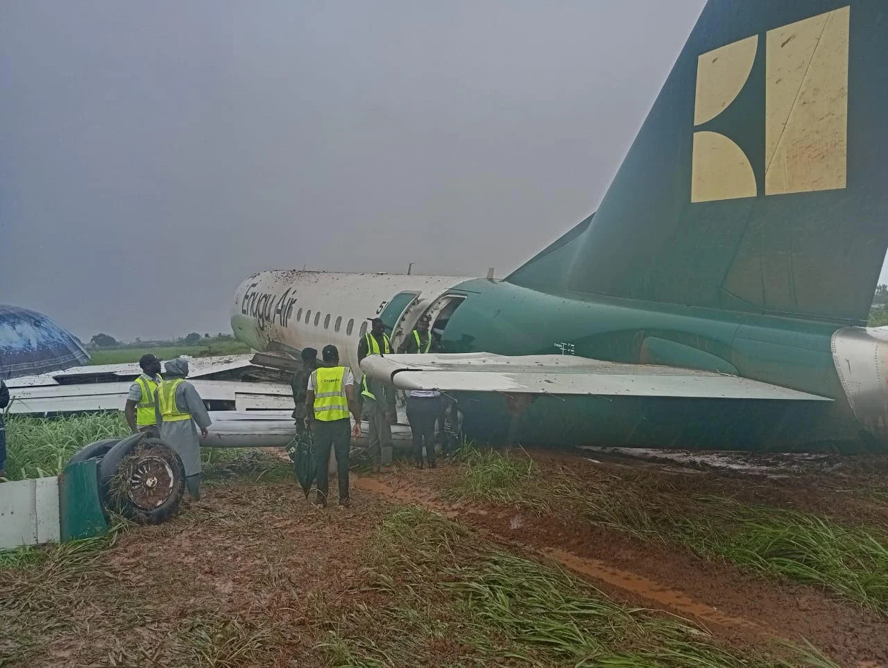 Enugu Air Embraer ERJ170 runway excursion in Benin 
